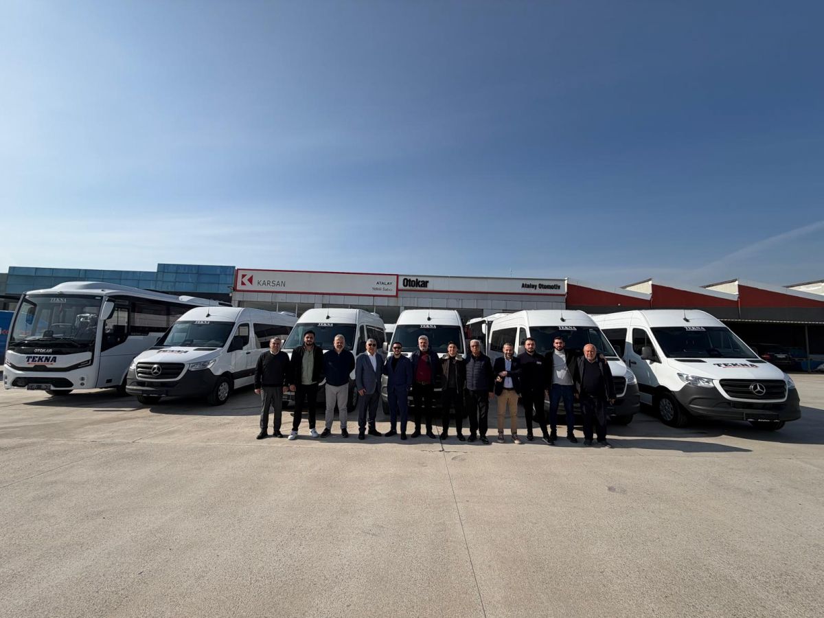 Tekna Turizm, 2026 yılındaki 5 adet Mercedes ve 1 adet Sultan Otobüs yatırımıyla VIP taşımacılıkta çıtayı yükseltiyor. Konforlu, güvenli ve prestijli yolculuk deneyimi için yeni filomuzu keşfedin.